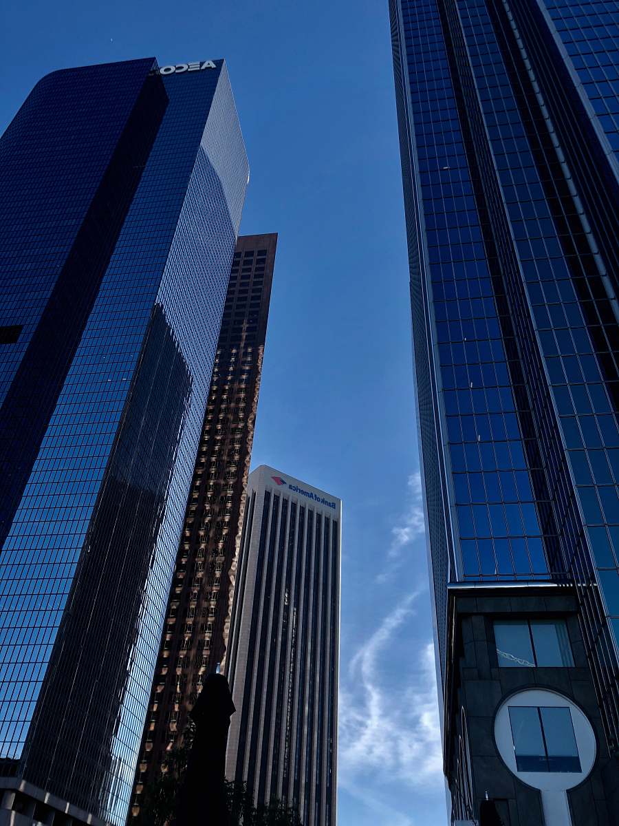 office building gray building during daytime architecture